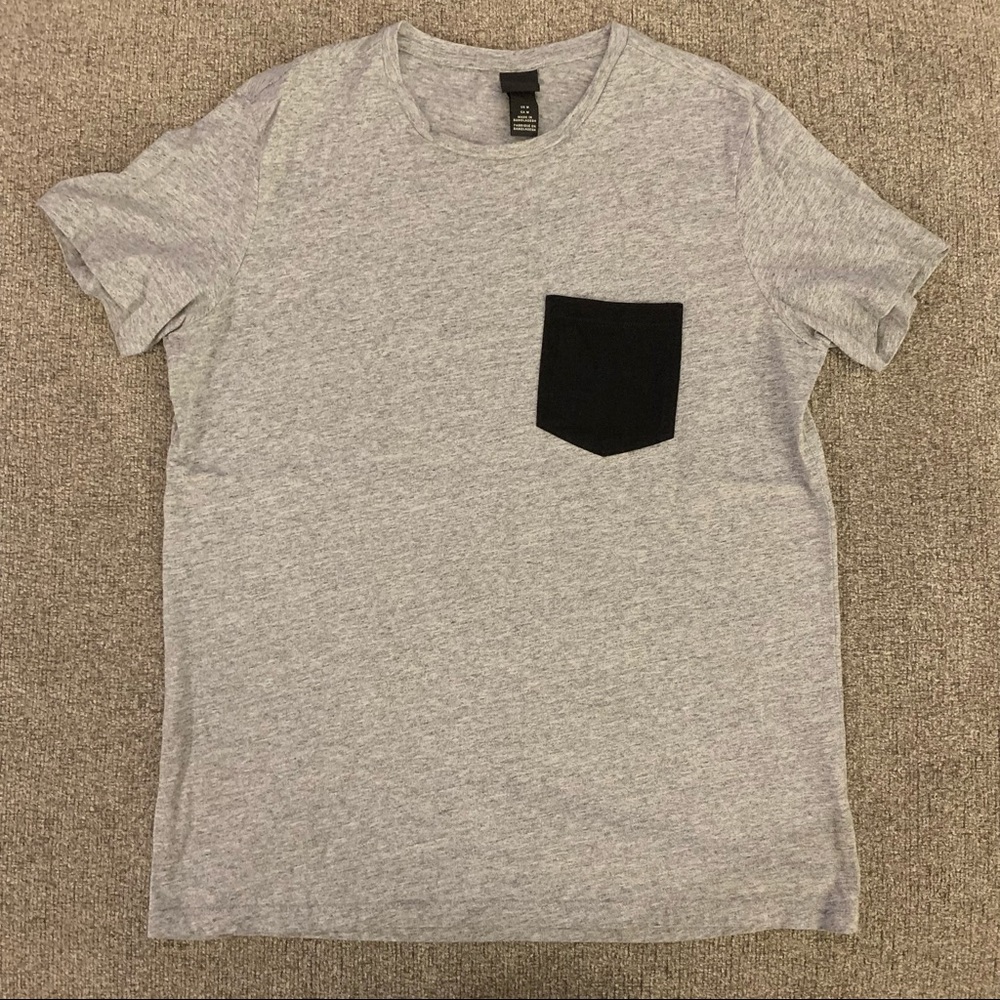 🟢 3 for $15 Bundle | H&M Pocket T-Shirt (Grey) Size Medium